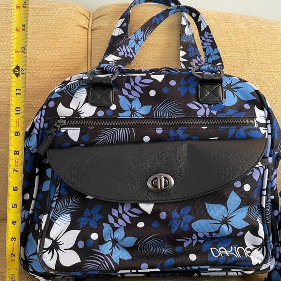 DAKINE Laptop Messenger Bag - Picture 2 of 11